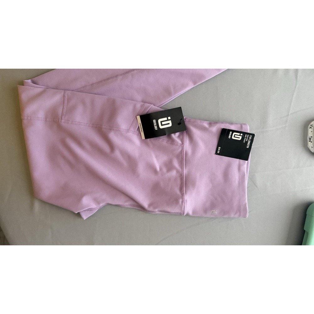 Ladies Leggings In A Size Small‎ New with Tags Lavender In Color 7/8 Length NWT